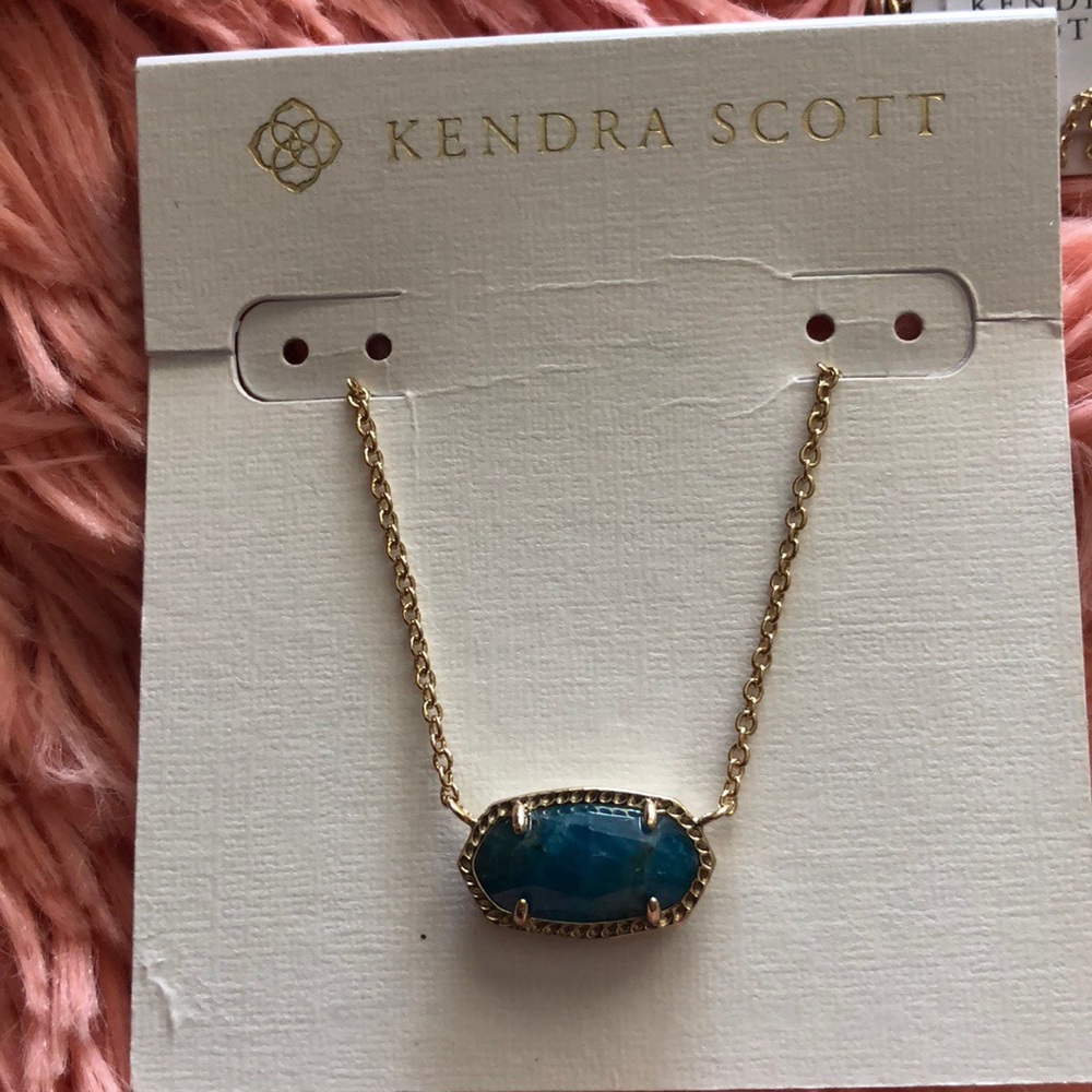 Kendra Scott necklace